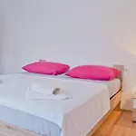 Apartment With A Parking Space - 11726 Split