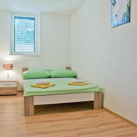 With A Parking Space - 11726 Apartamento Split